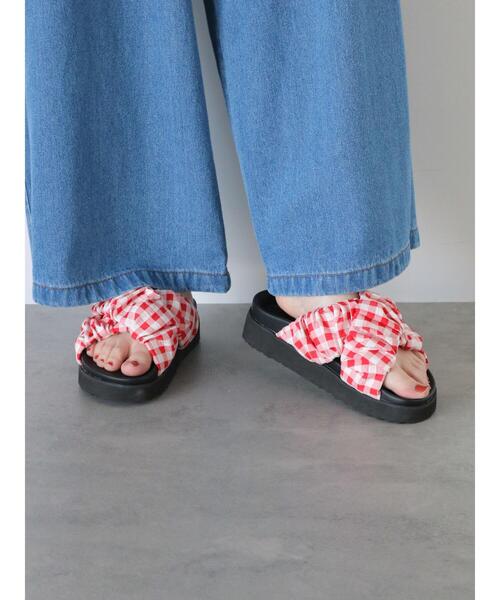 ehka sopo（エヘカソポ）の「くしゅくしゅギンガム厚底サンダル（サンダル・レディース・ブラック/レッド/オフホワイト/イエロー・M/L）」の19枚目の写真