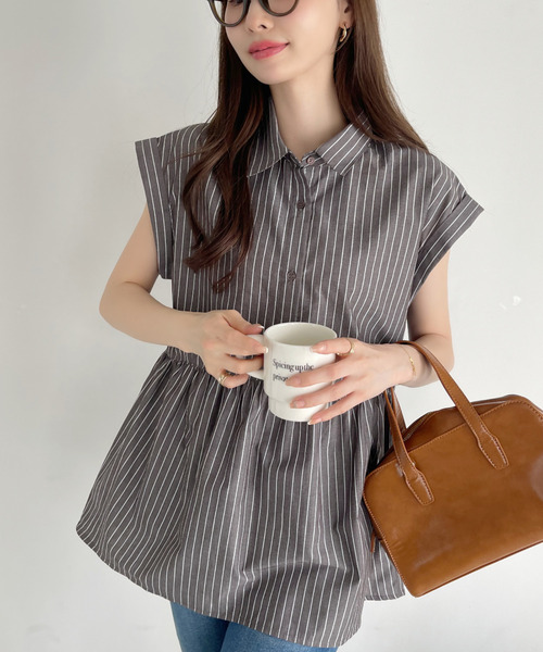 Eclat one(エクラワン)の「ストライプ フレンチスリーブ ペプラム シャツ ブラウス(シャツ/ブラウス・レディース・ブルー/ブラウン/グリーン/サックスブルー/イエロー/ネイビー・FREE)」の2枚目の写真