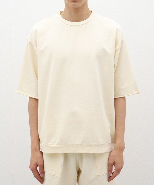 EDIFICE（エディフィス）の「ライト フレンチテリー ショートスリーブ クルーネック Tシャツ（Tシャツ/カットソー・メンズ・チャコールグレー/ホワイト/マスタード・MEDIUM/LARGE）」の2枚目の写真