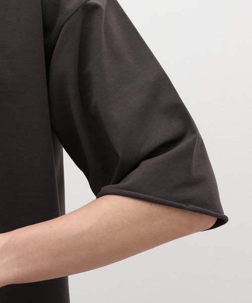 EDIFICE（エディフィス）の「ライト フレンチテリー ショートスリーブ クルーネック Tシャツ（Tシャツ/カットソー・メンズ・チャコールグレー/ホワイト/マスタード・MEDIUM/LARGE）」の11枚目の写真