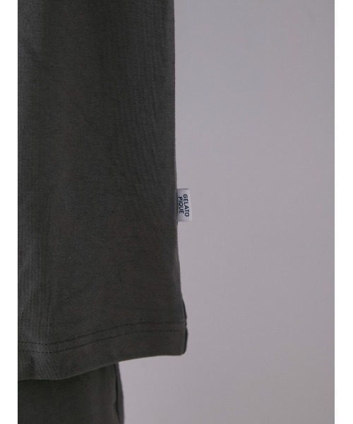 gelato pique(ジェラートピケ)の「【HOMME】レーヨンラインロゴTシャツ&ハーフパンツセット(ルームウェア/パジャマ・メンズ・オフホワイト/ネイビー/ダークグレー・MEDIUM/LARGE)」の18枚目の写真
