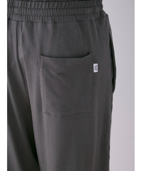 gelato pique(ジェラートピケ)の「【HOMME】レーヨンラインロゴTシャツ&ハーフパンツセット(ルームウェア/パジャマ・メンズ・オフホワイト/ネイビー/ダークグレー・MEDIUM/LARGE)」の7枚目の写真