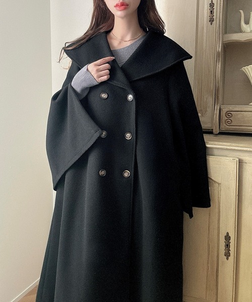 VALENTINO 黒 フレアスリーブ ケープコート VALENTINO 黒 フレアスリーブ ケープコート