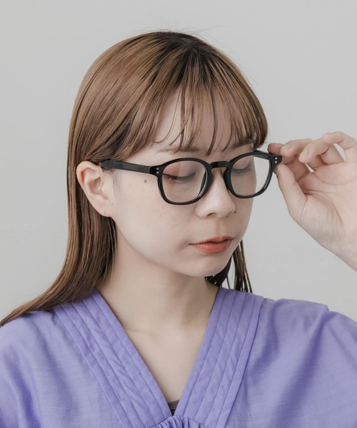 SMELLY(スメリー)の「ウェリントンフレームダテメガネ(メガネ・レディース・ブラウン/ブラック・-)」の4枚目の写真