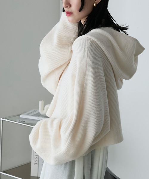 forksy.(フォルクシー)の「【forksy.】クロップド丈フーディフィンガーホールニット/マフラー(ニット/セーター・レディース・チャコールグレー/アイボリー/パープル・FREE)」の4枚目の写真