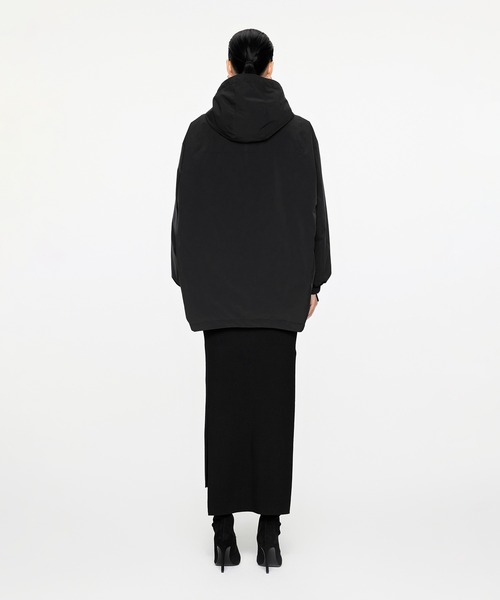 JNBY(ジェーエヌビーワイ)の「Mermaid Silhouette Work Down Coat / ダウンコート /ジャケット(ダウンジャケット/コート・レディース・ベージュ/ブラック・36/34/40/38)」の10枚目の写真
