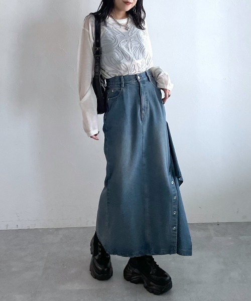 PAGEBOY(ページボーイ)の「コードレースシアーニットプルオーバー(ニット/セーター・レディース・ブルー/オフホワイト/ブラック・FREE)」の12枚目の写真