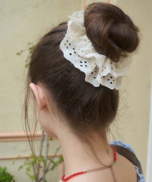 アイボリー レース フリル ヘアシュシュ Birthday room シュシュ コットンレースフリルシュシュ / cotton