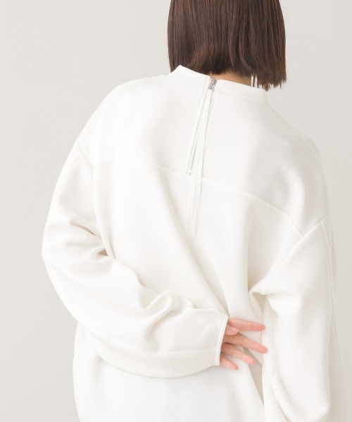 OMNES(オムネス)の「ソフトダンボールニットバックジップボリューム袖プルオーバー(Tシャツ/カットソー・レディース・モカ/ブラック/オフホワイト/グレイッシュベージュ・FREE)」の14枚目の写真