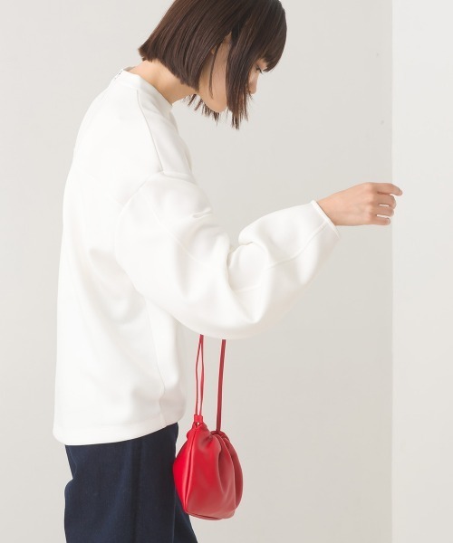 OMNES(オムネス)の「ソフトダンボールニットバックジップボリューム袖プルオーバー(Tシャツ/カットソー・レディース・モカ/ブラック/オフホワイト/グレイッシュベージュ・FREE)」の15枚目の写真