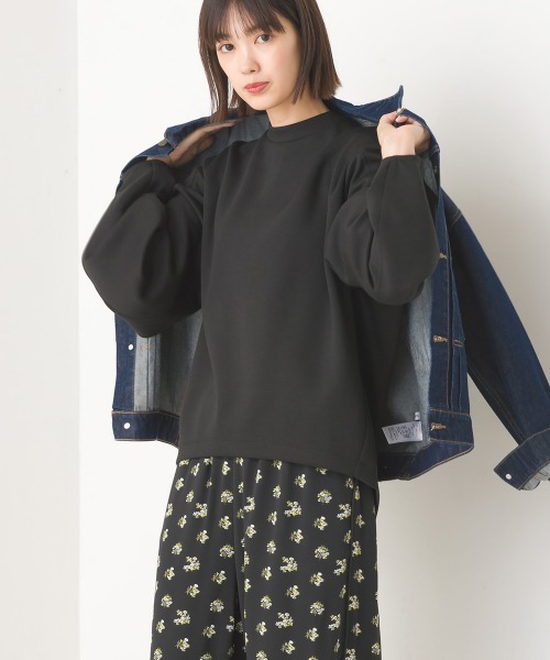 OMNES(オムネス)の「ソフトダンボールニットバックジップボリューム袖プルオーバー(Tシャツ/カットソー・レディース・モカ/ブラック/オフホワイト/グレイッシュベージュ・FREE)」の19枚目の写真