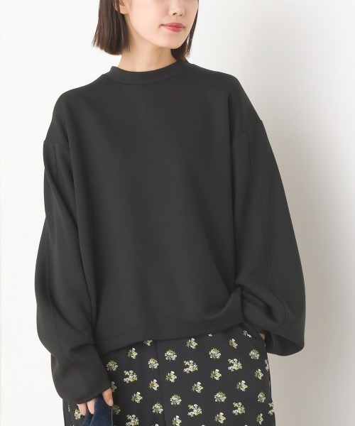 OMNES(オムネス)の「ソフトダンボールニットバックジップボリューム袖プルオーバー(Tシャツ/カットソー・レディース・モカ/ブラック/オフホワイト/グレイッシュベージュ・FREE)」の22枚目の写真