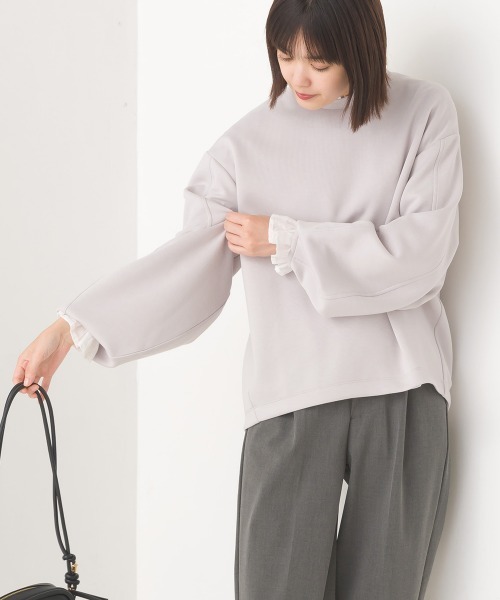 OMNES(オムネス)の「ソフトダンボールニットバックジップボリューム袖プルオーバー(Tシャツ/カットソー・レディース・モカ/ブラック/オフホワイト/グレイッシュベージュ・FREE)」の5枚目の写真