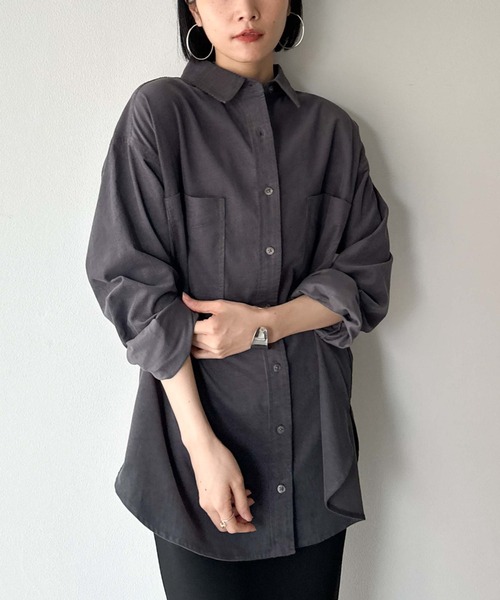 Doux archives（ドゥアルシーヴ）の「コーデュロイシャツ（シャツ/ブラウス・レディース・チャコールグレー/ベージュ/グリーン・38）」の8枚目の写真