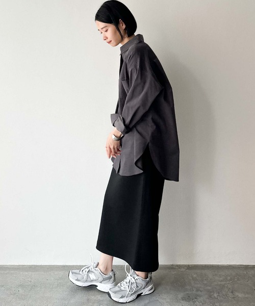 Doux archives（ドゥアルシーヴ）の「コーデュロイシャツ（シャツ/ブラウス・レディース・チャコールグレー/ベージュ/グリーン・38）」の5枚目の写真