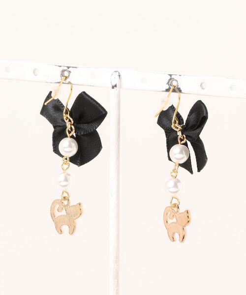 VIBGYOR(ヴィブジョー)の「【MUURABBTI】黒猫とリボンのピアス(MA)(ピアス(両耳用)・レディース・ブラック/ボルドー・FREE)」の3枚目の写真