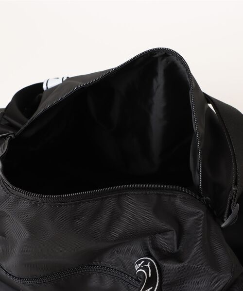 ユタ パッセンジャースポーツハーフバッグ : ブラック ダッフルバッグ ジムクラブダッフルバッグ 24 DR6974-010