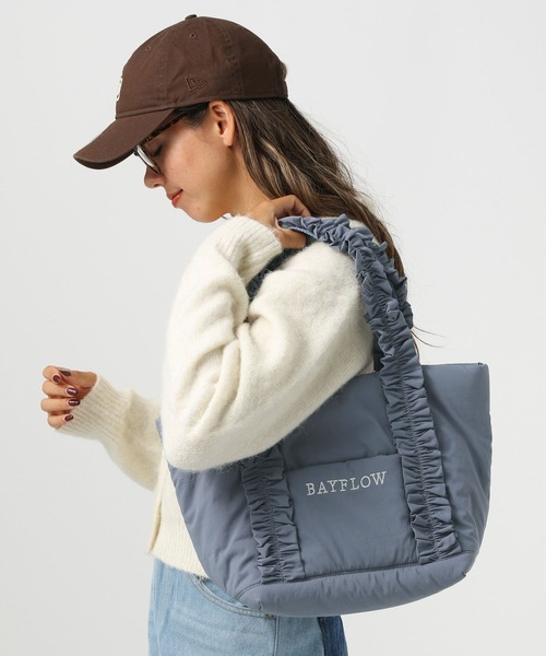 BAYFLOW（ベイフロー）の「[マチが広くて使いやすい]フリルロゴトートM（トートバッグ・レディース・ブラック/ブルーグレー・FREE）」の2枚目の写真