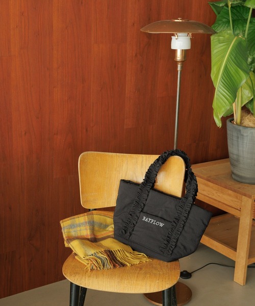 BAYFLOW（ベイフロー）の「[マチが広くて使いやすい]フリルロゴトートM（トートバッグ・レディース・ブラック/ブルーグレー・FREE）」の8枚目の写真