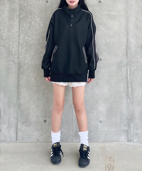 ALLuRing ChaRm（アリュリングチャーム）の「Side Line High Neck Over Sweat / サイドラインハイネックスウェット（スウェット・レディース・ブラック/グレー・M/L）」の10枚目の写真