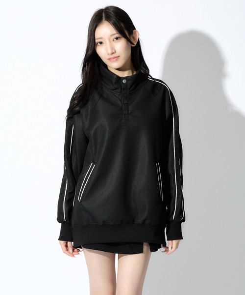 ALLuRing ChaRm（アリュリングチャーム）の「Side Line High Neck Over Sweat / サイドラインハイネックスウェット（スウェット・レディース・ブラック/グレー・M/L）」の14枚目の写真