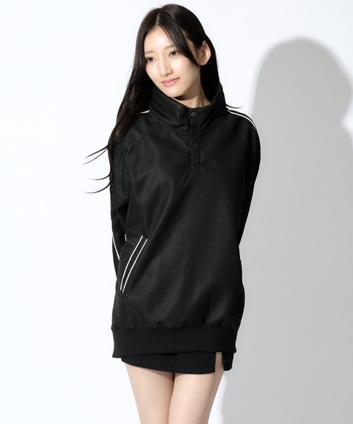 ALLuRing ChaRm（アリュリングチャーム）の「Side Line High Neck Over Sweat / サイドラインハイネックスウェット（スウェット・レディース・ブラック/グレー・M/L）」の16枚目の写真
