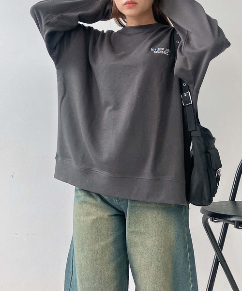 AS KNOW AS plus（アズノゥアズプラス）の「◇アソートモチーフサガラ刺繍スウェットプルオーバー(ハナ・ハート）（スウェット・レディース・アイボリー系/グレー系/ブラック系/ホワイト系/レッド系/グレー系1/ホワイト系4/グレー系4/アイボリー系4/ネイビー系4/グリーン系その他5/ダークグリーン系5/ホワイト系5/グレー系5/アイボリー系5/ネイビー系5・FREE）」の8枚目の写真