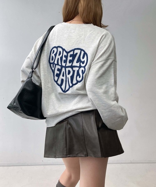 AS KNOW AS plus（アズノゥアズプラス）の「◇アソートモチーフサガラ刺繍スウェットプルオーバー(ハナ・ハート）（スウェット・レディース・アイボリー系/グレー系/ブラック系/ホワイト系/レッド系/グレー系1/ホワイト系4/グレー系4/アイボリー系4/ネイビー系4/グリーン系その他5/ダークグリーン系5/ホワイト系5/グレー系5/アイボリー系5/ネイビー系5・FREE）」の20枚目の写真