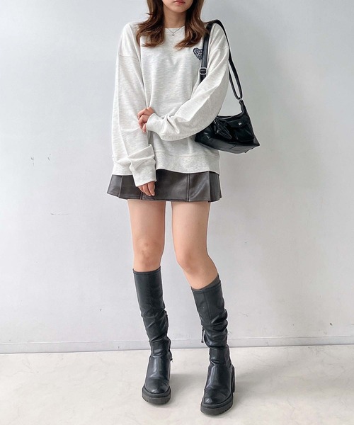 AS KNOW AS plus（アズノゥアズプラス）の「◇アソートモチーフサガラ刺繍スウェットプルオーバー(ハナ・ハート）（スウェット・レディース・アイボリー系/グレー系/ブラック系/ホワイト系/レッド系/グレー系1/ホワイト系4/グレー系4/アイボリー系4/ネイビー系4/グリーン系その他5/ダークグリーン系5/ホワイト系5/グレー系5/アイボリー系5/ネイビー系5・FREE）」の21枚目の写真