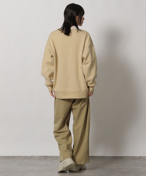 LAKOLE(ラコレ)の「裏起毛ブラシ刺繍スウェット / 234476(スウェット・レディース・チャコールグレー/オートミール/ベージュ・FREE)」の14枚目の写真