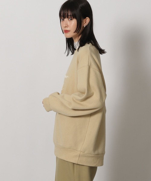 LAKOLE(ラコレ)の「裏起毛ブラシ刺繍スウェット / 234476(スウェット・レディース・チャコールグレー/オートミール/ベージュ・FREE)」の15枚目の写真