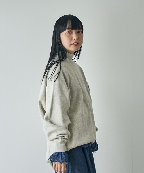 PENNEYS(ぺニーズ)の「Penneys(ぺニーズ)別注 モチモチ裏起毛ハイネックスウェット(スウェット・レディース・ライトグレー/ダークグレー/オレンジ系その他/ケリーグリーン・M/L)」の6枚目の写真