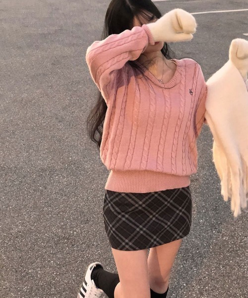 BEIDELLI（ベイデリー）の「[BELLIDE MADE] クレヨンケーブルVネックニット（ニット/セーター・レディース・ブルー/グレー/ブラック/ピンク/レッド・FREE）」の16枚目の写真