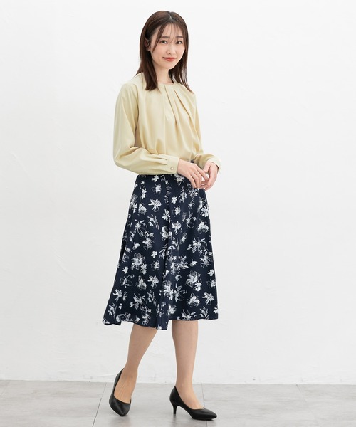 Honeys（ハニーズ）の「タック使いブラウス（シャツ/ブラウス・レディース・ブラック/クリーム/ホワイト/グレイッシュブルー・M/3L/S/LL/L）」の13枚目の写真