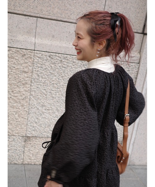 jumelle（ジュメロ）の「【結婚式/オケージョン】tape ribbon shushu（シュシュ・レディース・ブラック・FREE）」の4枚目の写真