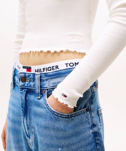 tommy jeans(トミー ジーンズ)の「スリムVネックガーメントダイリブカットソー(Tシャツ/カットソー・レディース・ホワイト/ブルー・MEDIUM/SMALL/X-SMALL)」の7枚目の写真