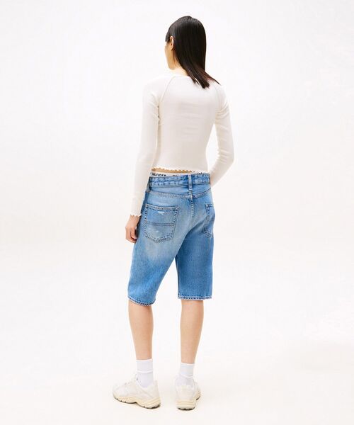 tommy jeans(トミー ジーンズ)の「スリムVネックガーメントダイリブカットソー(Tシャツ/カットソー・レディース・ホワイト/ブルー・MEDIUM/SMALL/X-SMALL)」の9枚目の写真