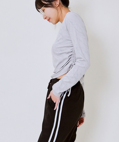 GORGE(ゴージ)の「《ムラ柄×サイドドロスト》レディース 長袖カットソー クロップド風 ストリート 春秋(Tシャツ/カットソー・レディース・チャコール/ライトグレー/ブラウン・F)」の6枚目の写真