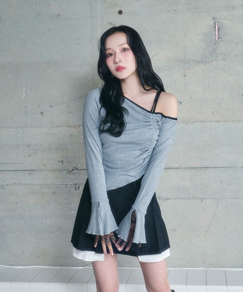 ANDGEEBEE（アンジービー）の「ギャザーリボンリブトップス（Tシャツ/カットソー・レディース・グレー/ブラック・FREE）」の2枚目の写真