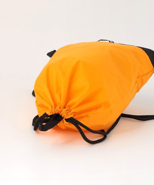 THE NORTH FACE（ザノースフェイス）の「＜THE NORTH FACE＞ナップサック / リュック / キッズ（バックパック/リュック・キッズ・イエロー/ブラック/オリーブ・FREE）」の7枚目の写真