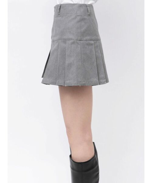 CALNAMUR（カルナムール）の「TUCK SWITCHING MINI SK／タックスウィッチングミニスカート（スカート・レディース・キャメル/グレー・SMALL/MEDIUM）」の7枚目の写真