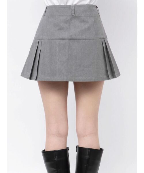 CALNAMUR（カルナムール）の「TUCK SWITCHING MINI SK／タックスウィッチングミニスカート（スカート・レディース・キャメル/グレー・SMALL/MEDIUM）」の8枚目の写真