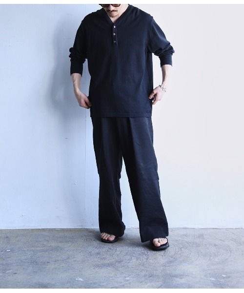 PORT BY ARK（ポートバイアーク）の「PORT BY ARK / ポートバイアーク：Henley Neck Knit：PO17-K001[COR]（ニット/セーター・メンズ・ダークグレー/ベージュ系その他/ブラック・1/2）」の5枚目の写真