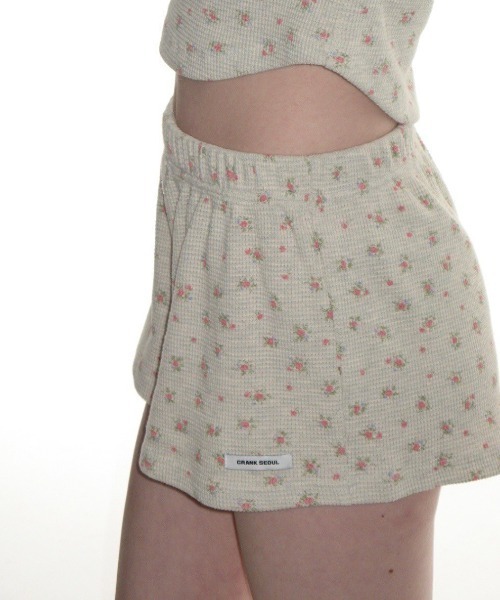 CRANK（クランク）の「【CRANK】BUTTON FLOWER SHORTS / 【クランク