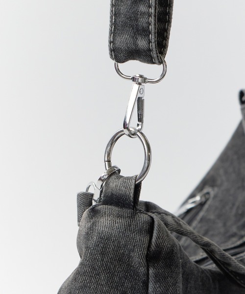 ROOPTOKYO（ループトウキョウ）の「Denim motif shoulder bag / デニムモチーフ ショルダーバック（ショルダーバッグ・メンズ・ライトブルー/ブラック/ブルー・FREE）」の13枚目の写真