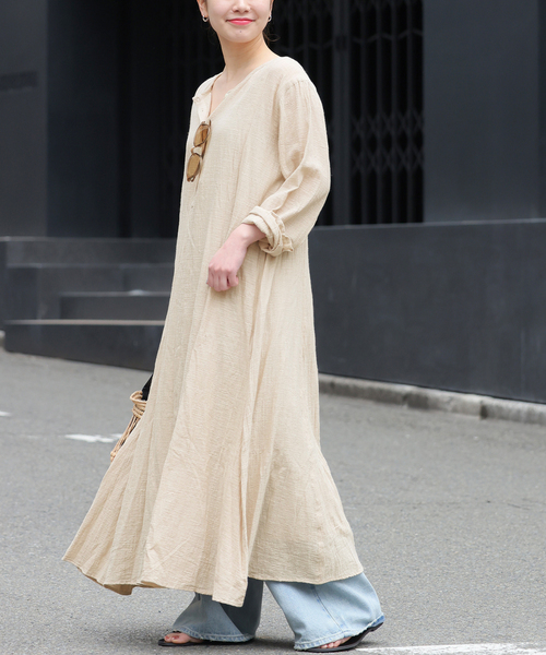 JOURNAL STANDARD relume(ジャーナルスタンダード レリューム)の「コットンクレープマーメイドワンピース2WAY(ワンピース・レディース・ベージュ/ブラック・FREE)」の2枚目の写真