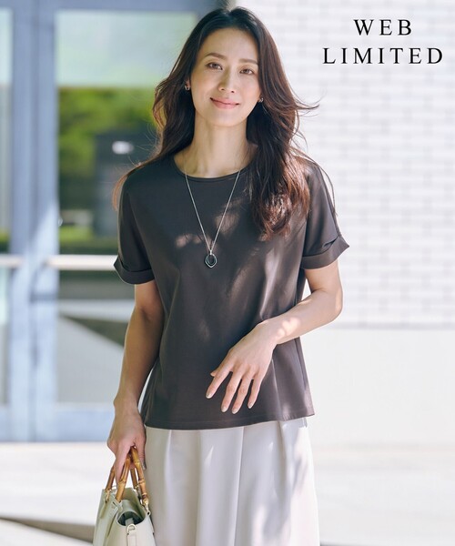 J.PRESS(ジェイプレス)の「【WEB限定カラーあり・洗える】コットンスムース ハシゴレース カットソー(Tシャツ/カットソー・レディース・ピーコックグリーン系/ネイビー系/ホワイト系/ピンク系/ダークブラウン系/イエロー系/ライトグレー系・T13/T15)」の3枚目の写真