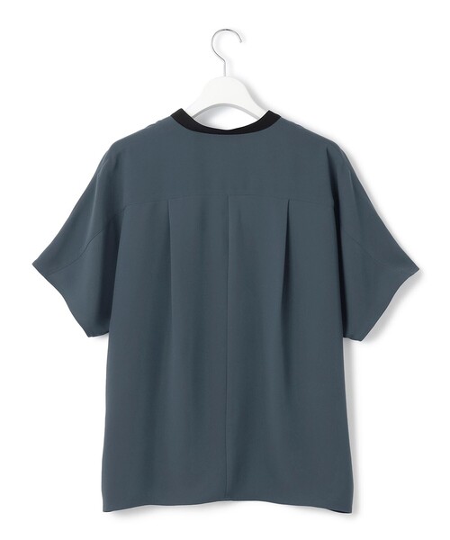 23区 L(ニジュウサンクオオキイサイズ)の「【吸水速乾/UVカット/接触冷感】ストレッチジョーゼット バンドカラー カットソー(Tシャツ/カットソー・レディース・ネイビー系/ベージュ系1/ブラック系/ダークグリーン系1・46/44)」の15枚目の写真