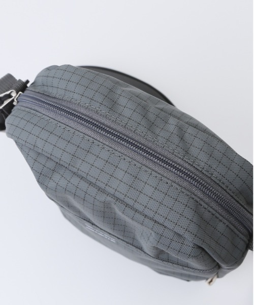 anello(アネロ)の「anello ファン ミニショルダー(ショルダーバッグ・レディース・グレー/マスタード/ブラック/ライトグレー/ブルーグレー・FREE)」の6枚目の写真