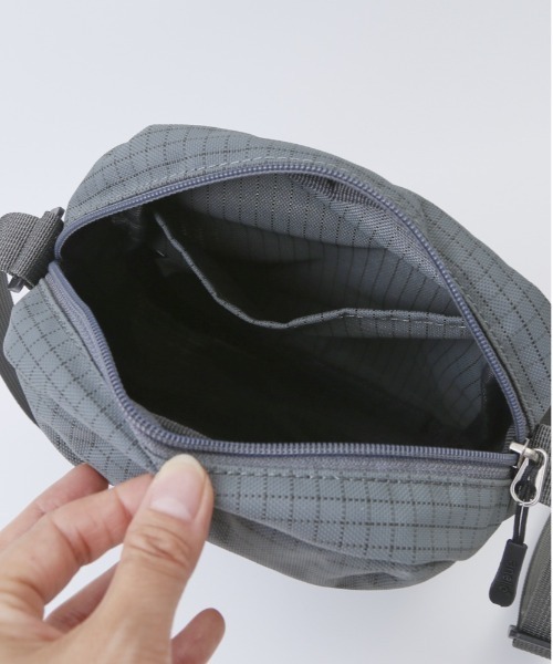 anello(アネロ)の「anello ファン ミニショルダー(ショルダーバッグ・レディース・グレー/マスタード/ブラック/ライトグレー/ブルーグレー・FREE)」の9枚目の写真